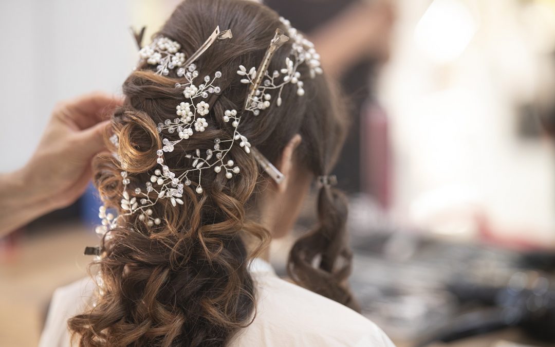 Quelle coiffure vous va pour un mariage ?